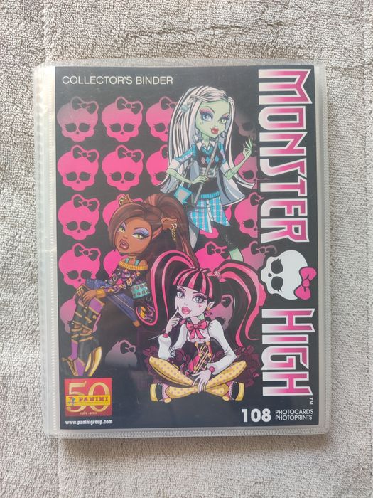 Caderneta Monster High Quase Completa