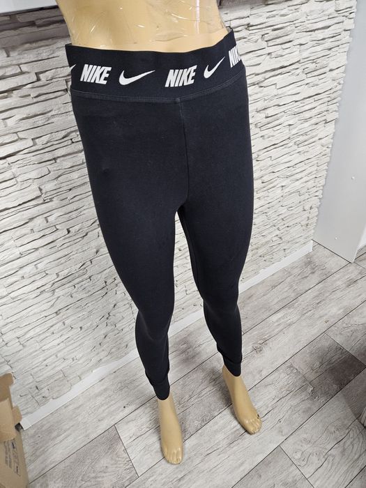 Fantastyczne oryginalne czarne leginsy legginsy Nike rozmiar M