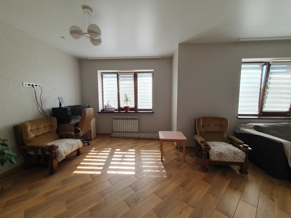 Продаж будинку з якісним ремонтом в центрі Бучі. Оформлення 2%