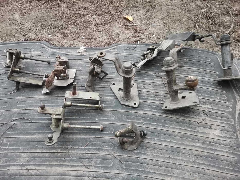 Продам кулису тросик на КПП Октавию тур Гольф 4 Бора Ауди А3