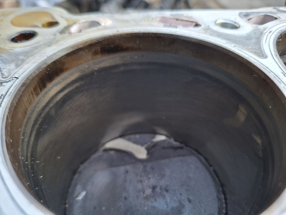 Blok silnika wał korbowody tłoki BMW M52tub20 e46 320i 150 koni