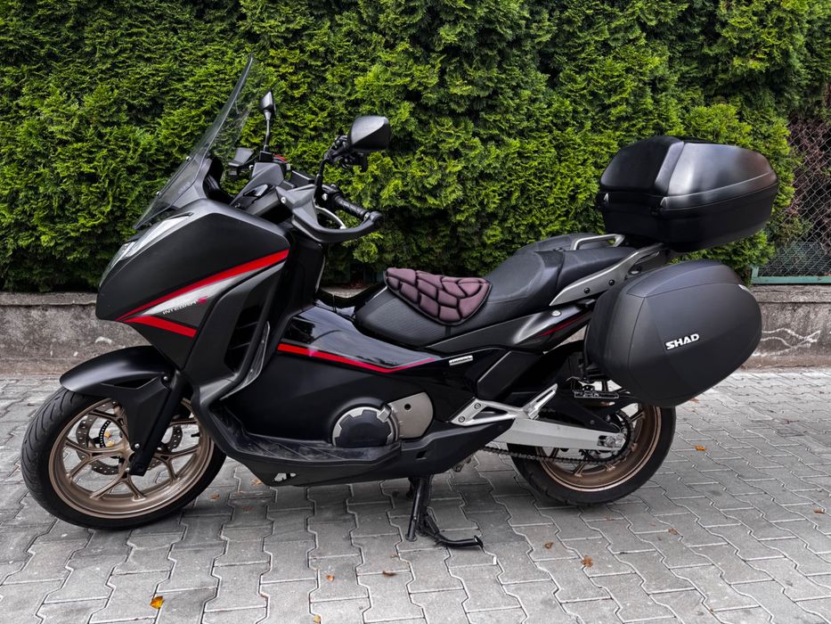 Honda Integra 750s
