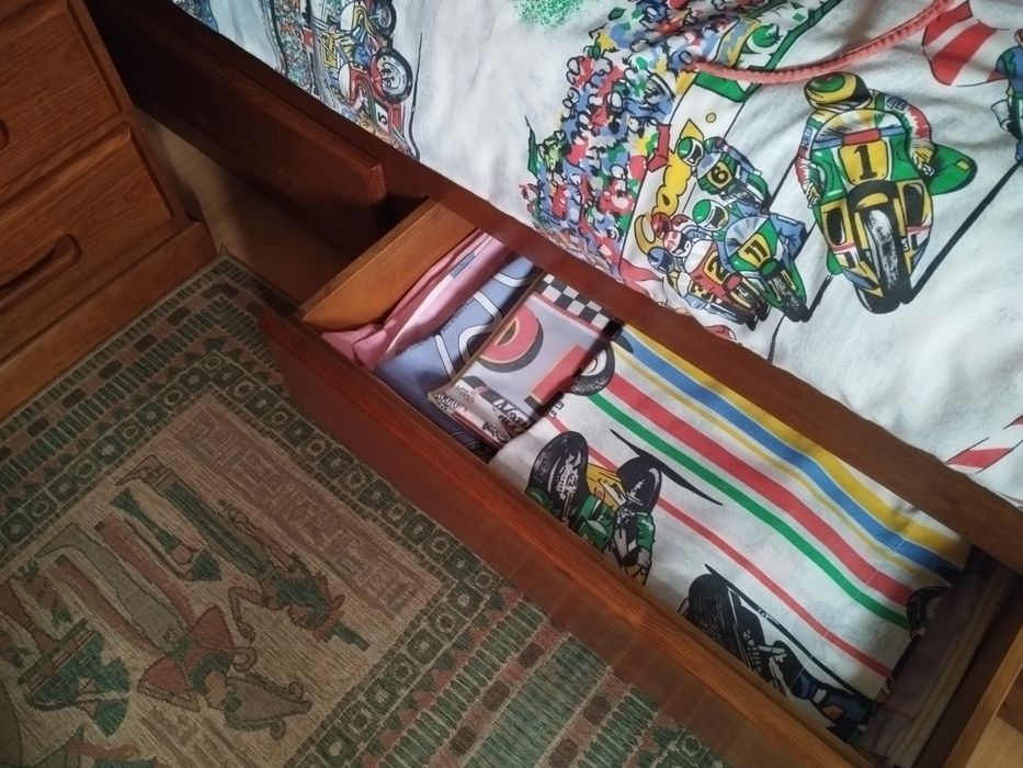 Mobília completa de quarto solteiro/infantil em excelente estado