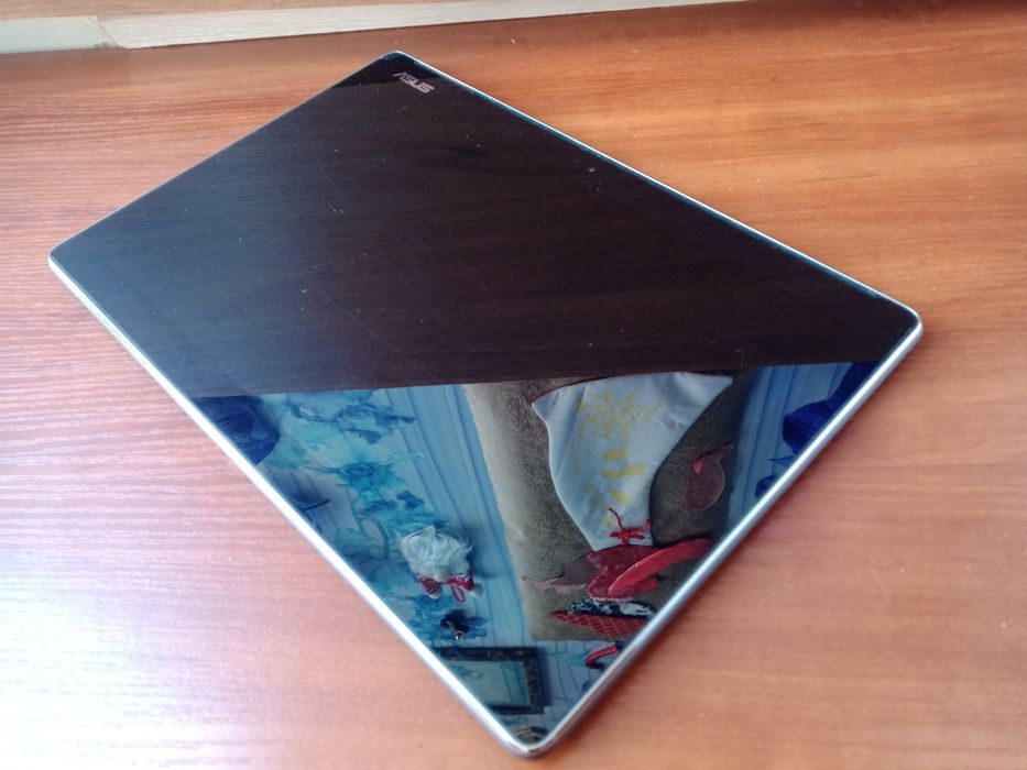 Планшет Asus ZenPad P021 2/16Gb на запчастини