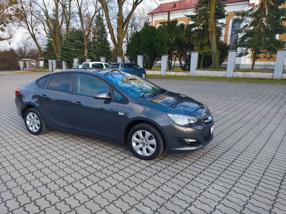 Opel Astra Opel Astra J sedan lift 1.6cdti 110KM 2015r. Bez ad blue, EGR DPF