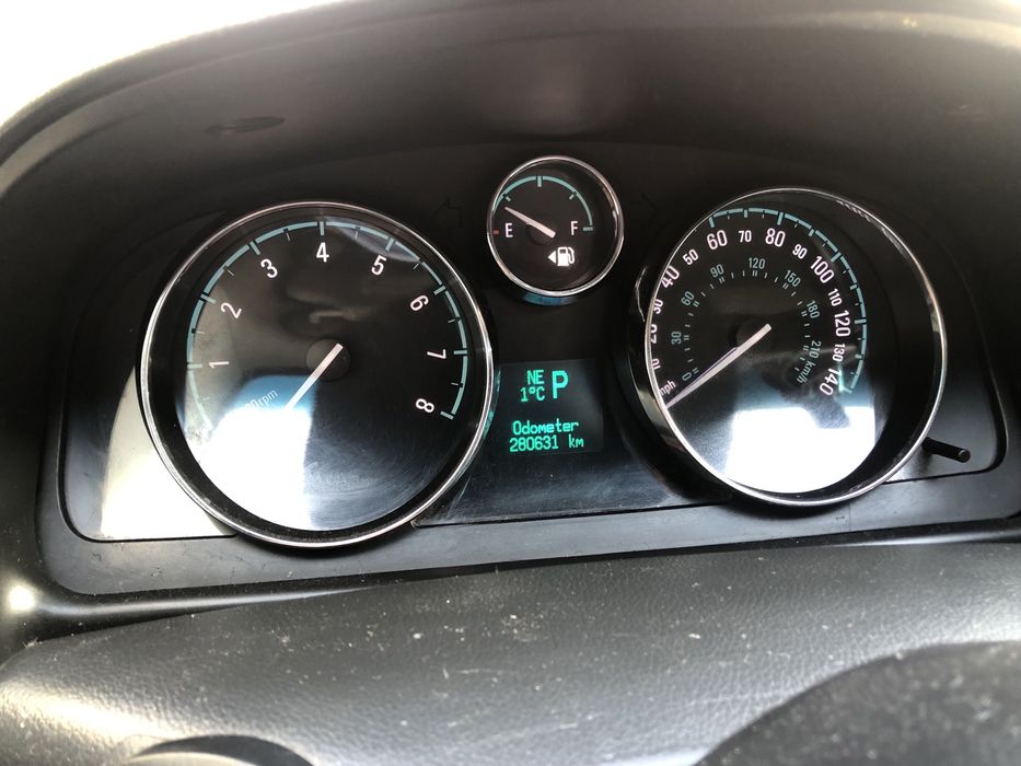 Продам автомобиль Chevrolet Captiva 2013год