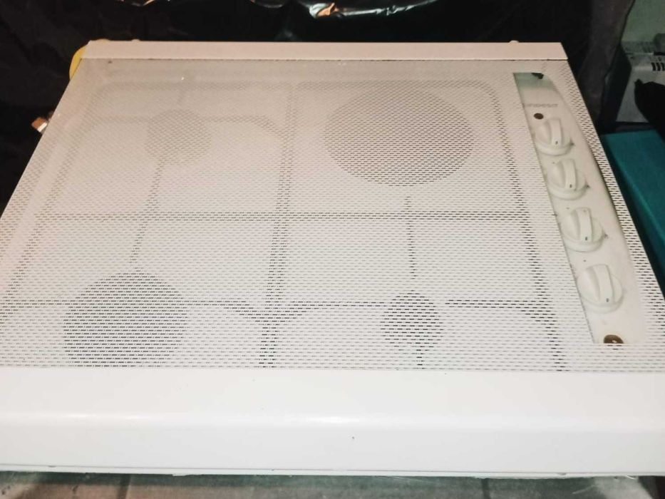 Forno Ele. + Placa Gás + Exaustor INDESIT (tudo a funcionar)
