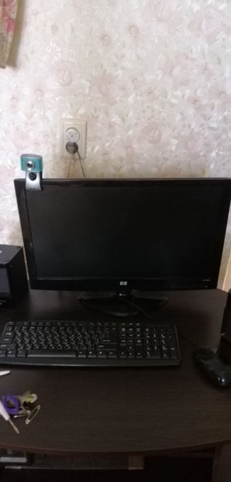 Продам монитор с другими принадлежностями.