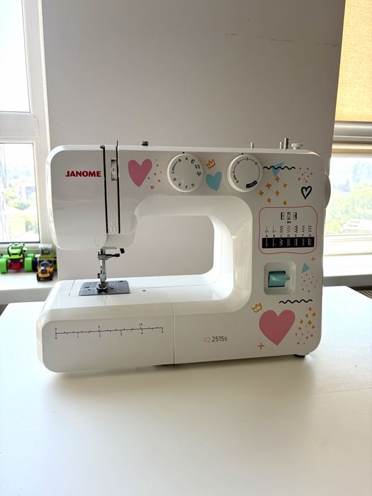 Швейна машина JANOME JQ2515s
