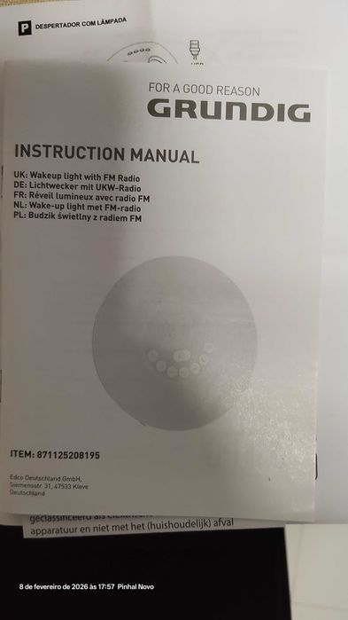 Radio despertador Grundig Led