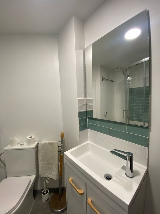 Quarto WC Privativo Urb Cavaleira Algueirão Mem Martins