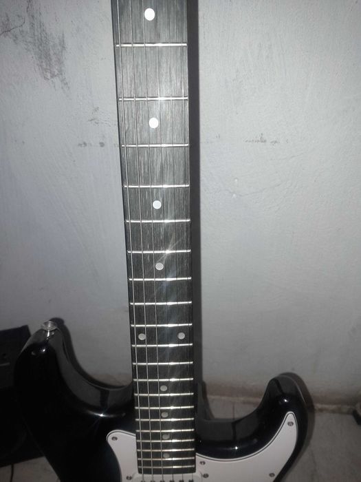 Guitarra eléctrica e Amplificador (novos)