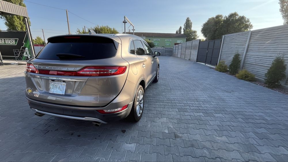 Lincoln MKC 2019 VIN 5LMCJ2C98KUL45197 фото оголошення 4 з 22