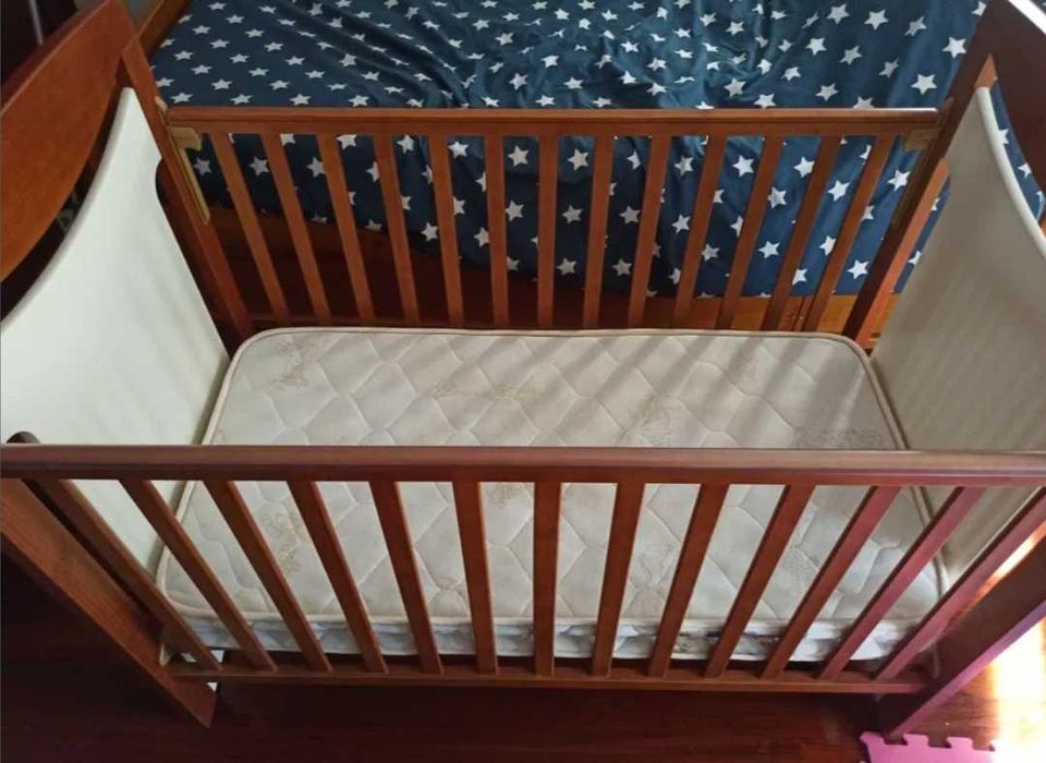 Cama para bebe em madeira