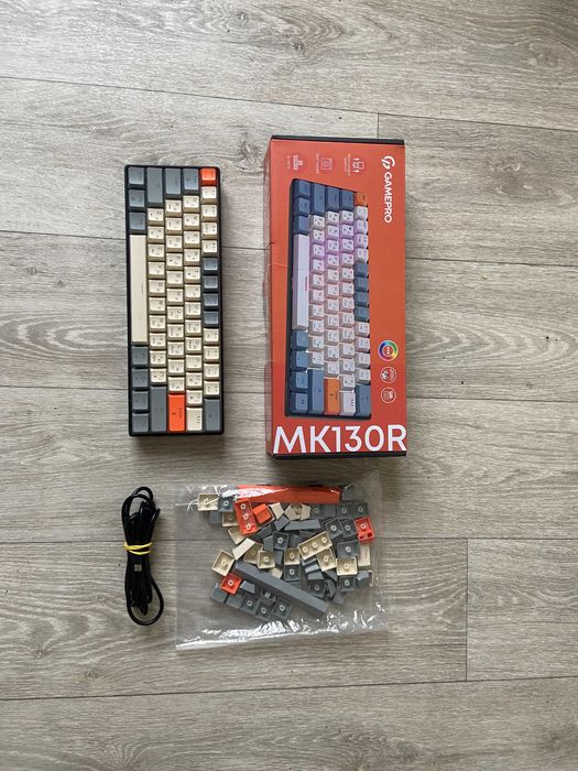 Клавіатура механічна в ідеальному стані!