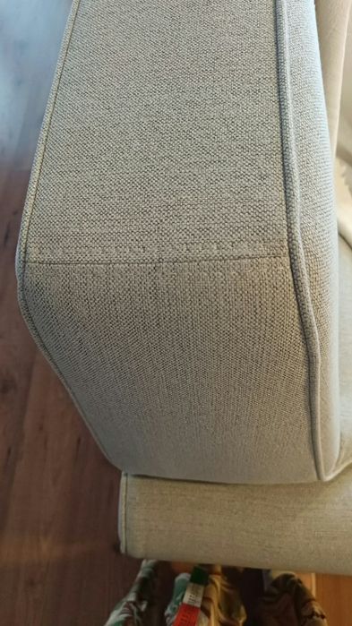 Sofa comprido cinzento