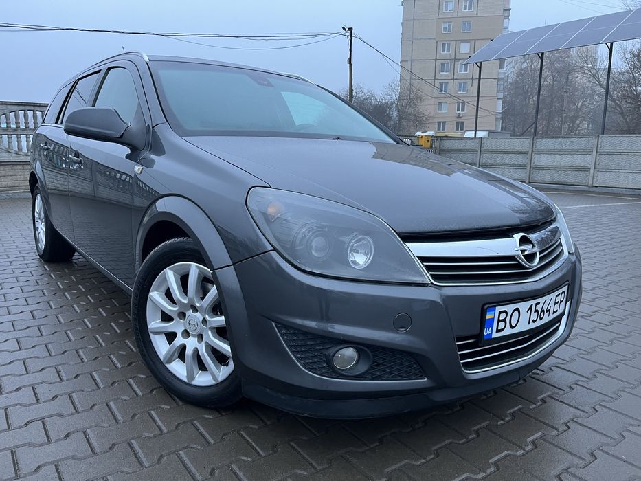 Opel Astra Station Wagon 2010 1.6 бензин