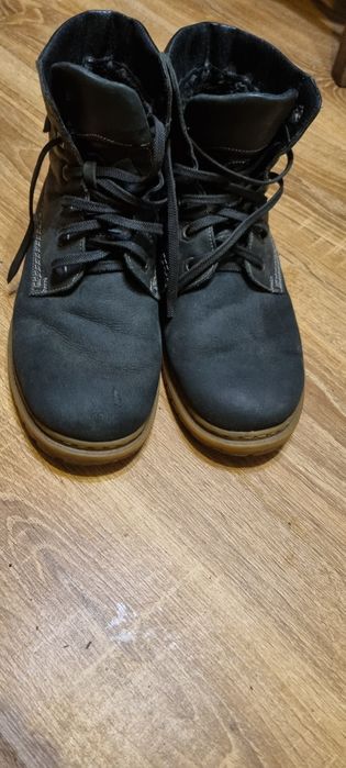 Зимние, кожаные, теплые ботинки.