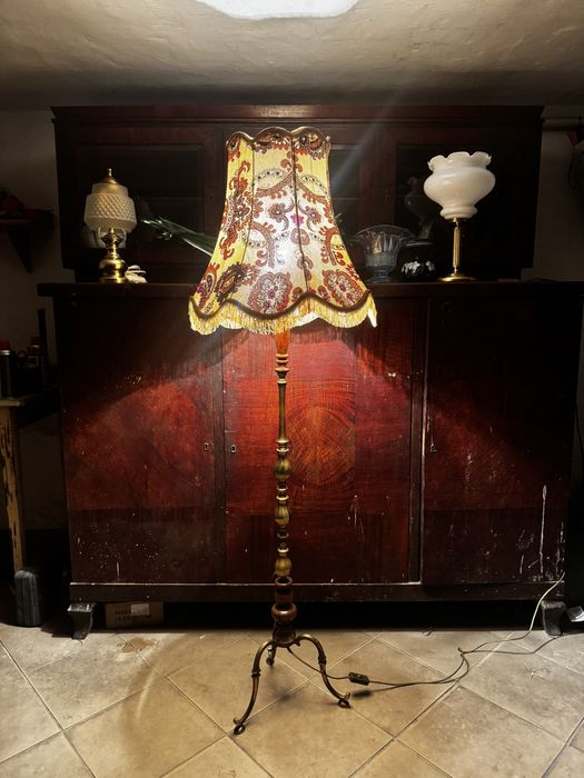 Wysoka lampa stojąca vintage | mosiądz + drewno | klosz tekstylny