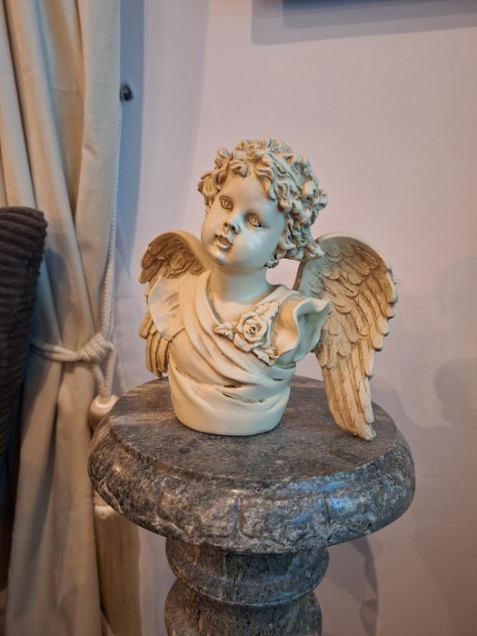 Aniołek anioł amor popiersie 18 x 22cm