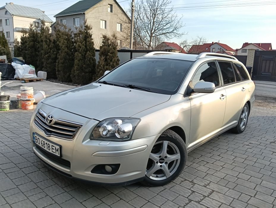 Продам  Тойоту Авенсіс в кузові універсал