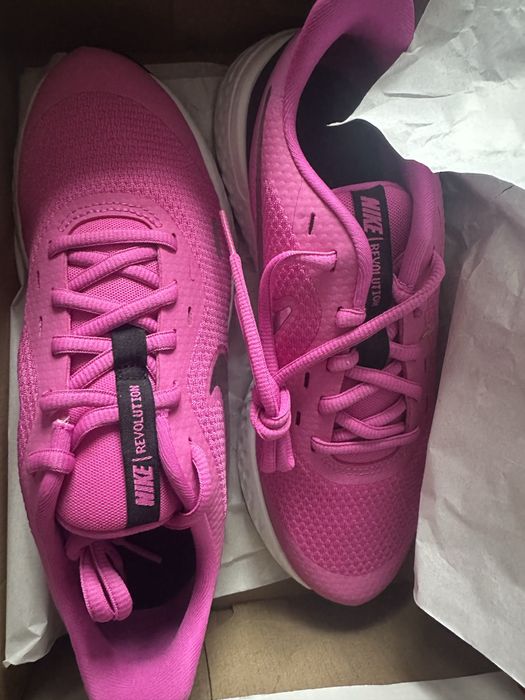 Nike жіночі кросівки