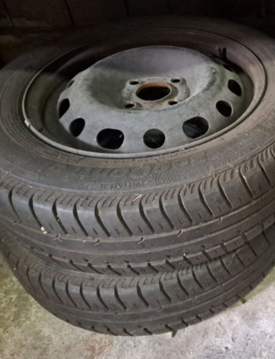 Felgi komplet 4 szt 4x100  z oponami