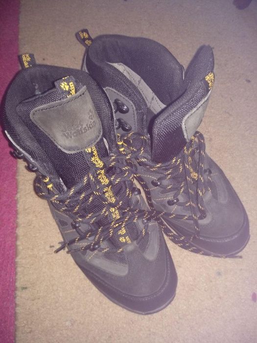 Продам черевики зимові чоловічі фірмові Jack Wolfskin