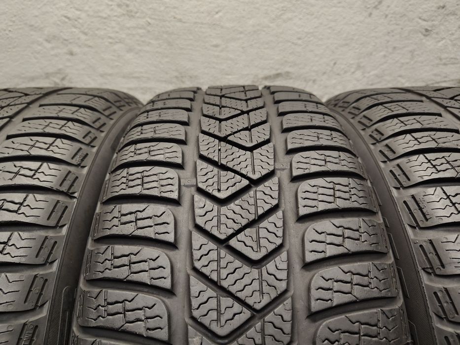 4X 215/55R17 98V XL Pirelli Sottozero 3 Winter 6mm 2022 Opony Zimowe
