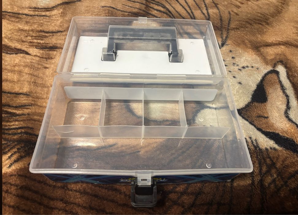 Продаються бей блейди,арена та бокс