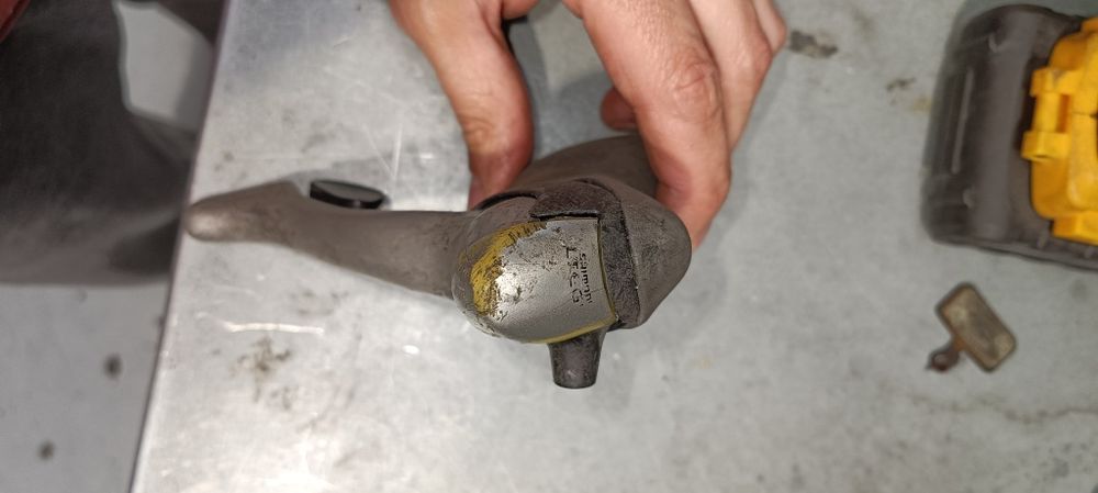 Várias manetes sem par