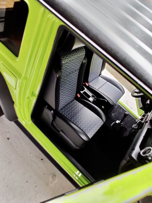 Модель Suzuki Jimny LCD 1/18