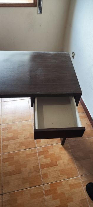Secretária usada