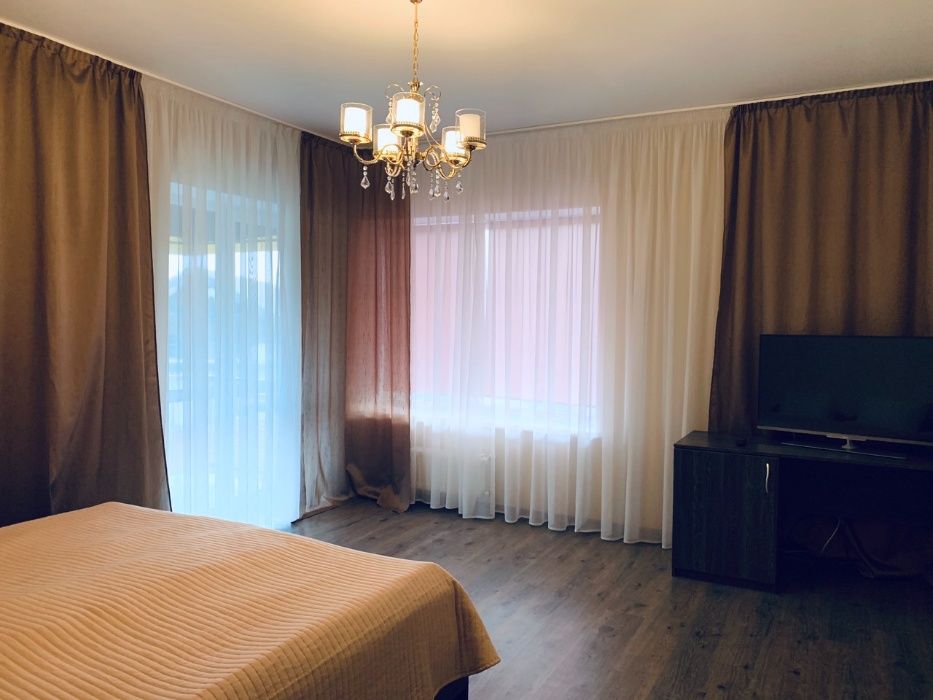 Посуточная аренда дома 460 кв., 6 раздельных спален. Сауна.