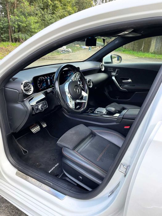 Mercedes A250e AMG Full Extras - Iva dedutivel