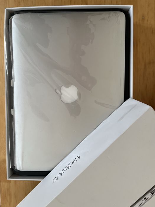 MacBook Air 13” A1466 Completo (Caixa + Carregador) – Pronto a Usar