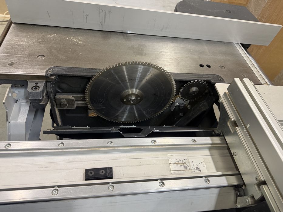 Piła formatowa Felder k700