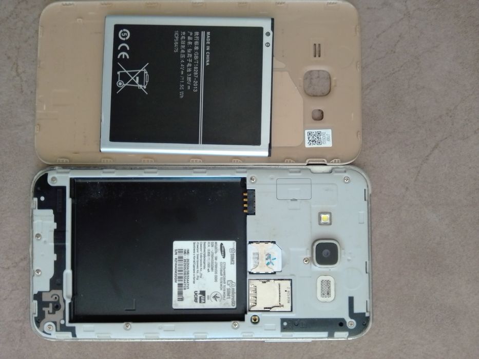 Сотовый телефон Самсунг j7