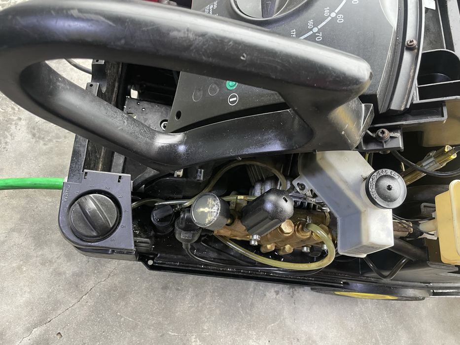 Myjka  Cisnieniowa Karcher HDS698   Profesional Podgrzewanie wody