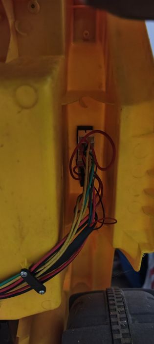 Samochód elektryczny dziecięca terenówka
