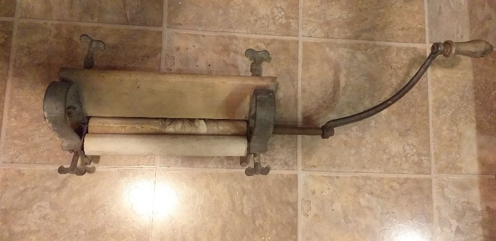 Magiel stary, zabytkowy do renowacji.