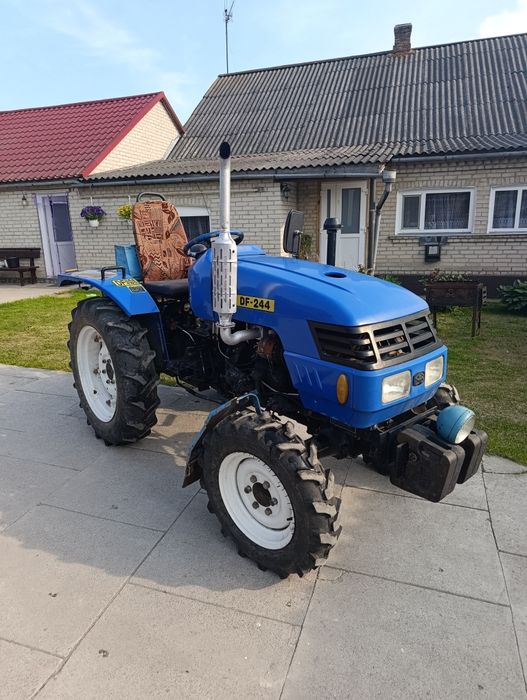 Трактор DONGFENG 244