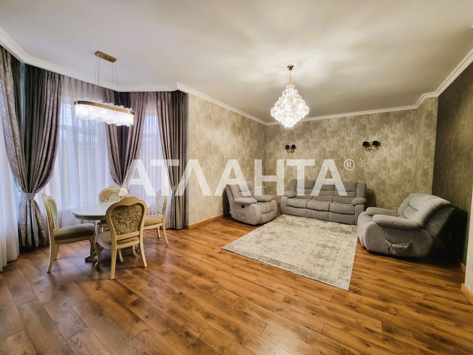 Дом с подвалом на участке 6 соток на  Фонтане