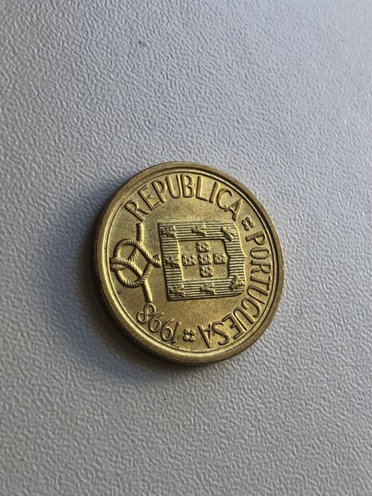 10 escudos (80moedas) 5 escudos (76moedas) e 1 escudo 1989