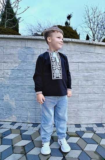 Дитяча вишиванка для хлопчика