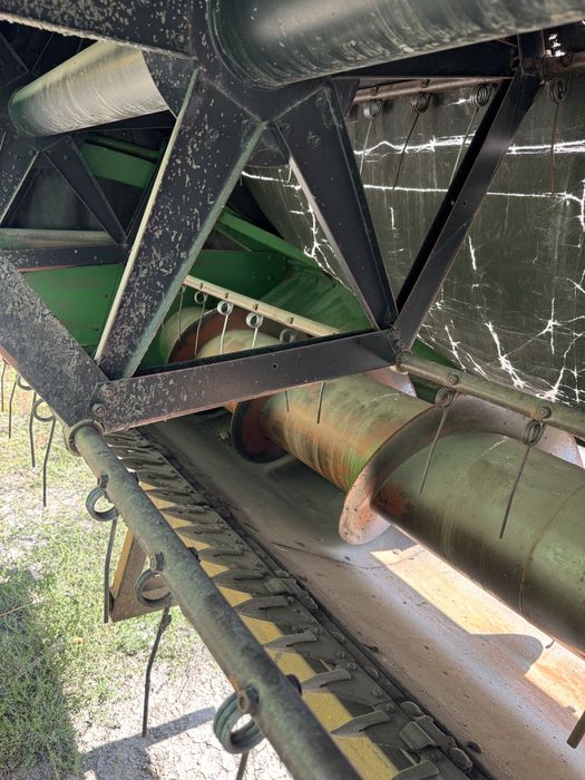 Комбайн зерноуборочный John Deere 1065