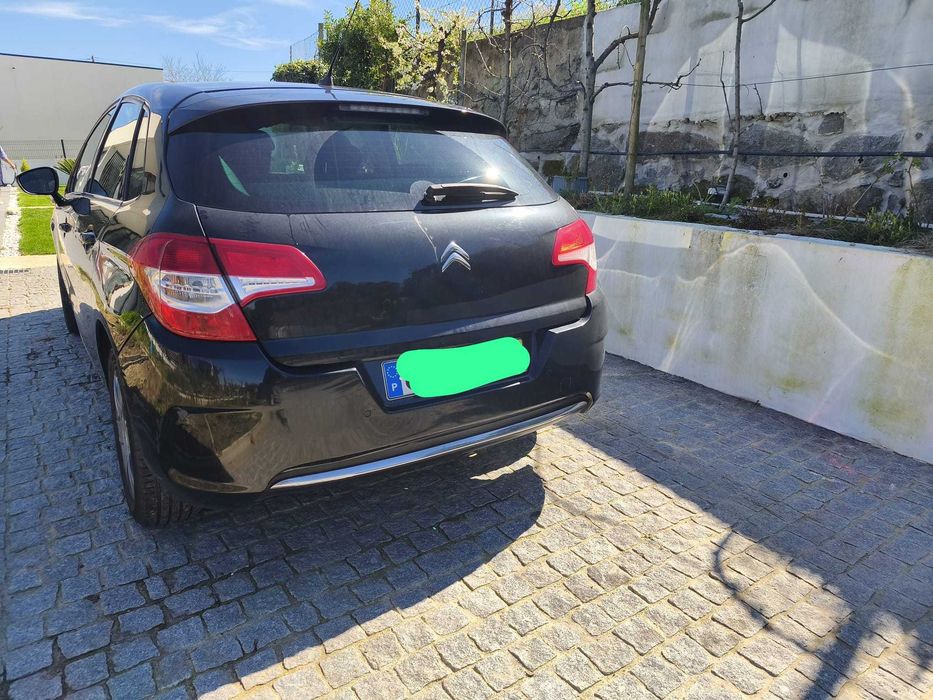 Vendo Citroen C4, gasóleo, ano 2012, com 268.000 km