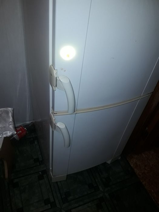 Срочно Продам холодильник Electrolux ERE 3900
