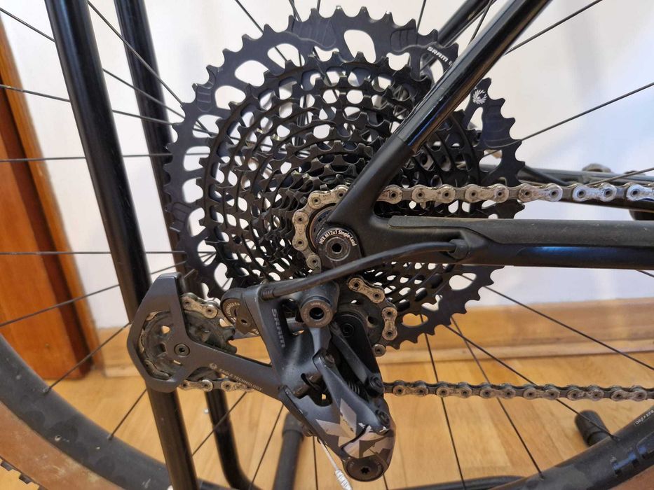 Cannondale F-SI Hi-Mod Carbon com Rodas Carbono - Carbono topo de gama da marca.