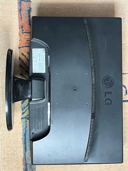 Monitor LG W2243S